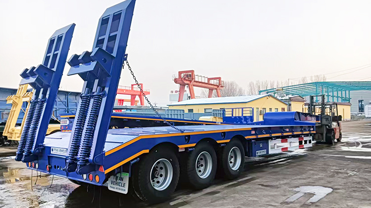 3 Axle Lowbed Semi Trailer for Sale in Tanzania