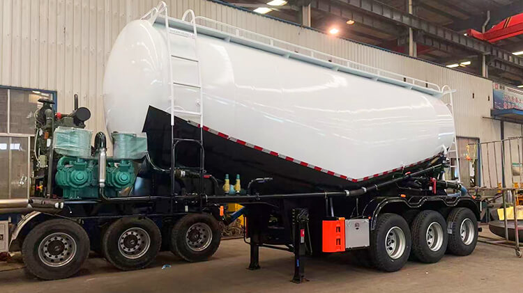 Titan 3 Axle Bulk Cement Tank Semi Trailer for Sale in Zambia